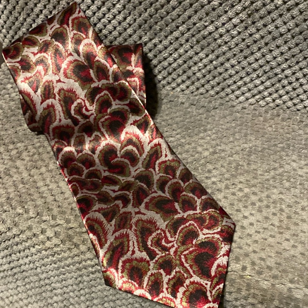 Ambassador brand peacock print silk tie.